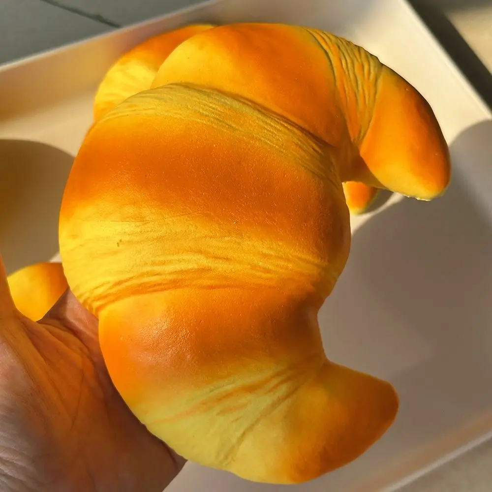 Jouet à presser Croissant mignon, collant, doux, Anti-Stress, cadeau à rebond lent, jouets Anti-anxiété pour adultes et enfants