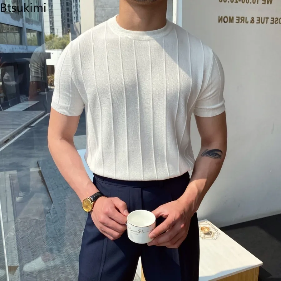 

2025 Summer Men's Knitted Short-sleeve T-shirts Light Luxury Striped O-neck Knitting Pullover Men Fashion Solid Thin Casual Tops