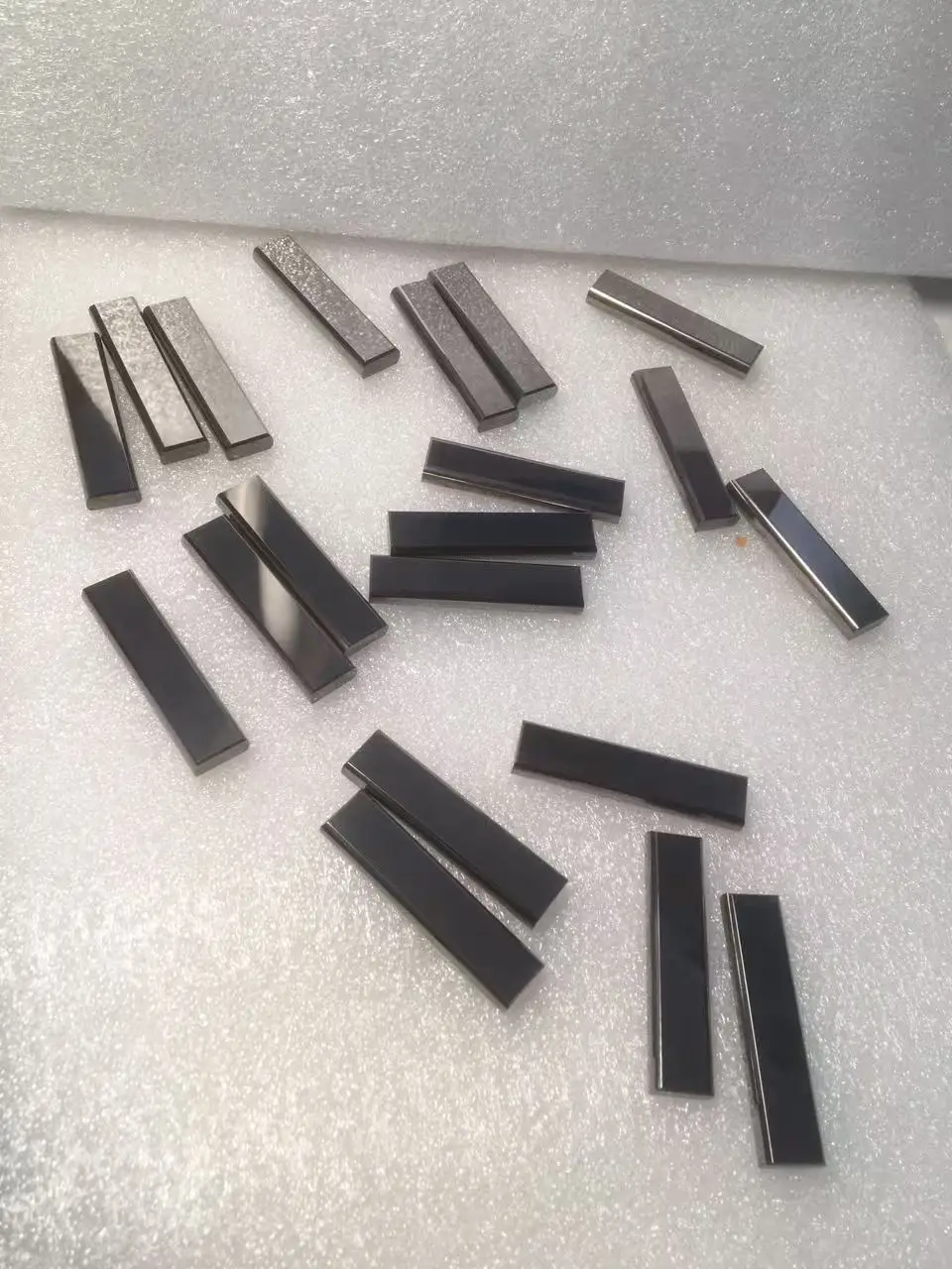 ソディック放電加工機用電源供給コンタクトs010-s011-3085936-3080972-3084592-0205898-0204934-3110330-3085263-40-20-5mm-40-10-5mmを申請してください。