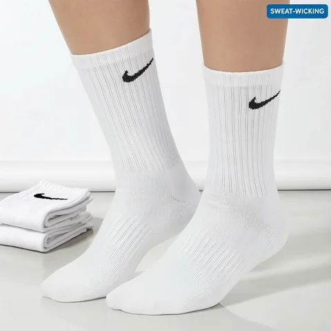 Socks Nike EVERYDAY CUSH CREW 3-Pair Pack Comfortable, Versatile High-Top Sweat-Wicking Athletic Terry Socks SX7664-100