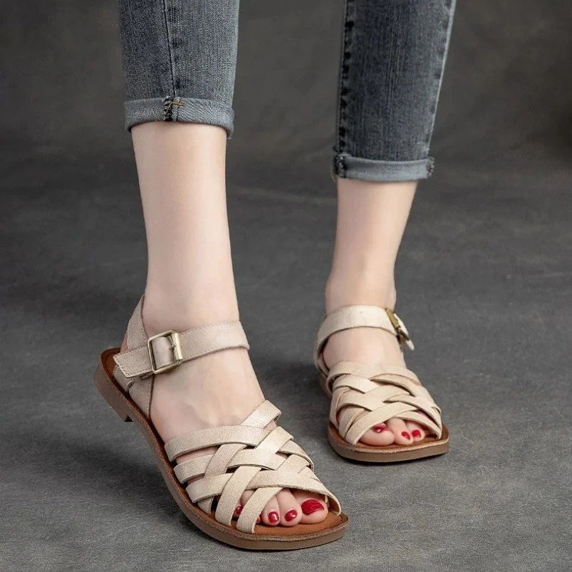 

2025 женские сандалии из воловьей кожи с круглой головкой и пряжкой на низком каблуке, женская обувь в стиле ретро, женские сандалии для отдыха, летние винтажные нескользящие