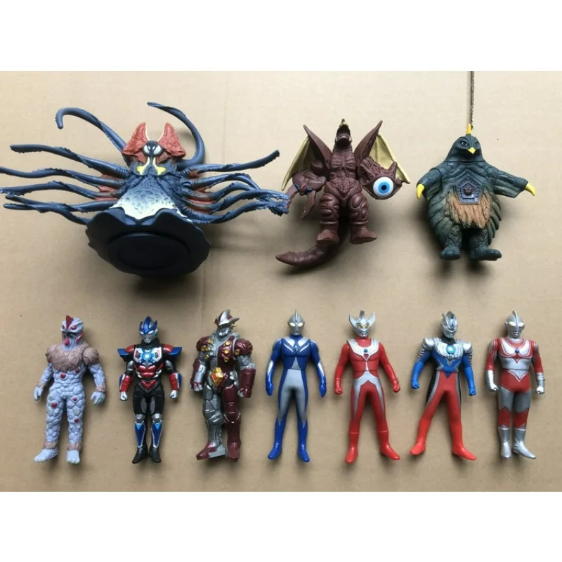 Bandai Galaxy Ultraman e Monster Figura de vinil macio, modelo de ação colecionável articulado em massa para adultos em estoque