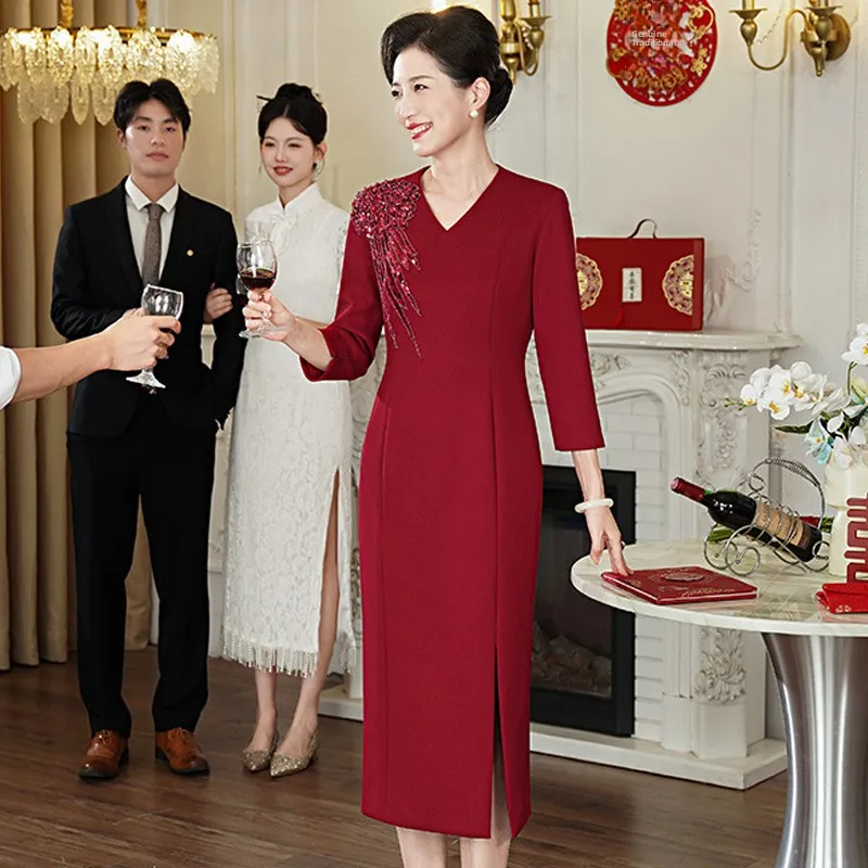 

Элегантное длинное свадебное платье для молодых женщин, подходящее для повседневной носки, осеннее новое поступление, из полиэфирного волокна.