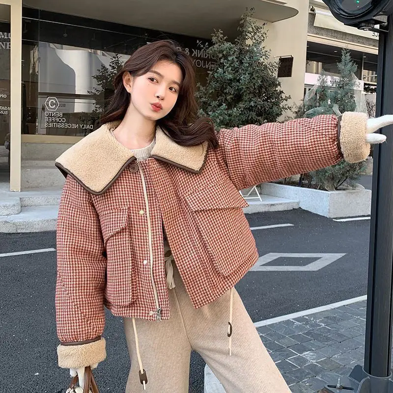 

Fashion Warm Thicke Quilted Coats Faux Lamb Fur Plaid Pockets Zipper Short Jackets Loose All Match Tops Design Women's Clothing