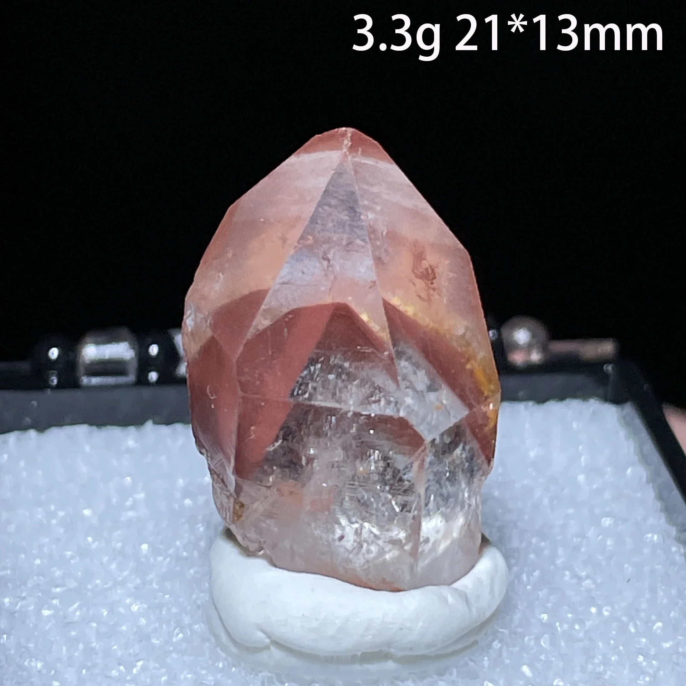 Natural Stone Red Crystal Quartz Cluster Red Shadow Mountain Mineral Specimen Raw Rock Decoration Healing