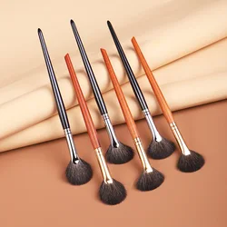 Karsyngirl 1Pcs Small Fan Makeup Brushes Highlighter Nose Shadow Make Up Brush Blusher Contour Exquisite Beauty Tools Goat Hair