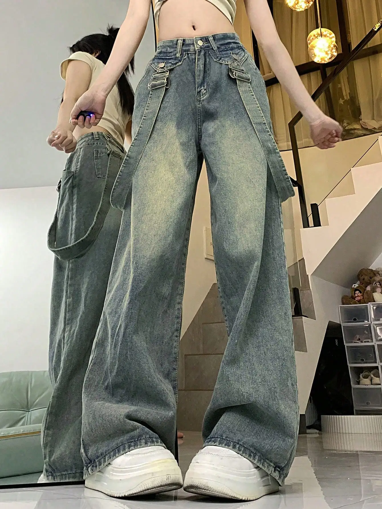 American Retro High-Waisted Denim Suspenders Wide-Leg Pants for Autumn and Winter with Pear-Shaped Body, Loose Narrow Version, Slim Straight Pants