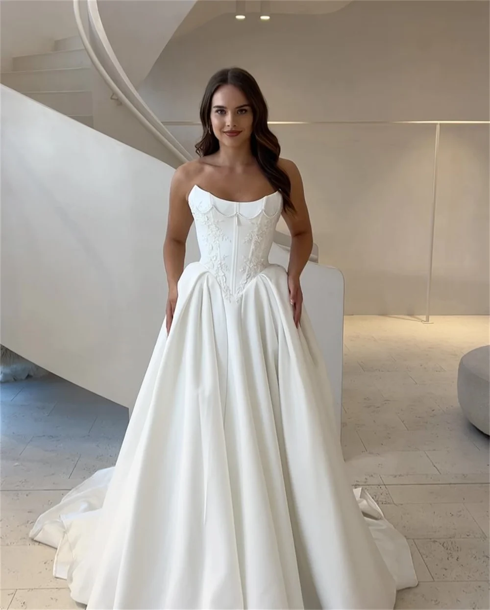 Amanda Customized White Heart Shaped Collar Embroidery Trailing Wedding Dress Strapless vestidos de noche Sleeveless Party 2025