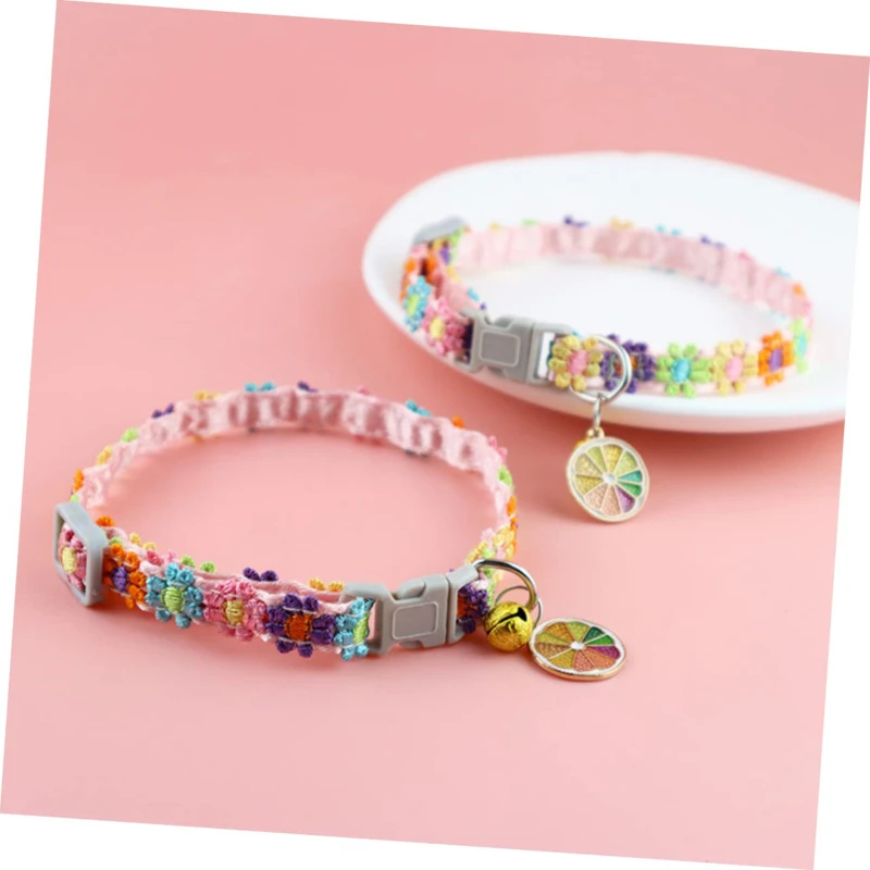 Collier pour animaux coloré avec clochette et empreintes pattes_voghion.com