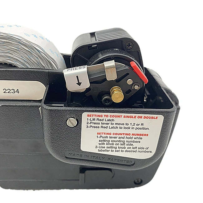 Consecutive Self -adhesive Label Machine for Garment Textile Factory