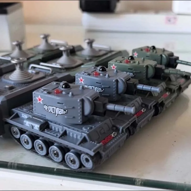 รถบังคับวิทยุ 1:64 2.4G รถถังบังคับขนาดเล็ก ของเล่นจำลองการต่อสู้ด้วยอินฟราเรด ของขวัญสำหรับเด็กผู้ชาย