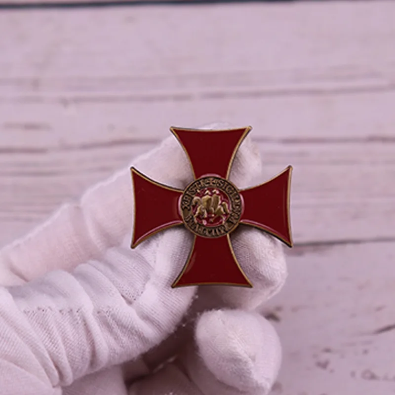 Knights Templar Brooch Iron Cross Emblem Badge Pins