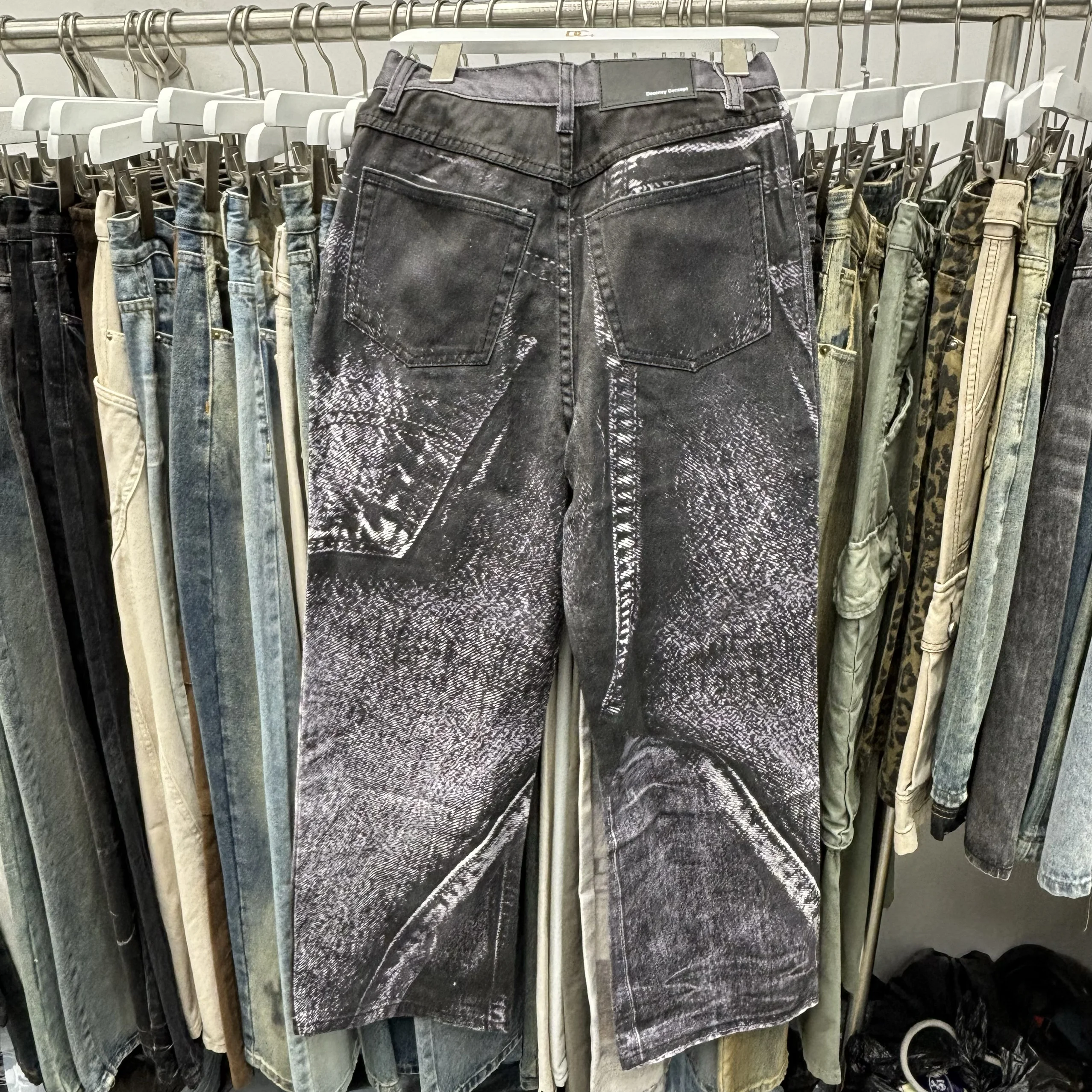 Fotos reais jeans masculino designer moda denim impressão buraco cinza escuro 25ss dongguan ss