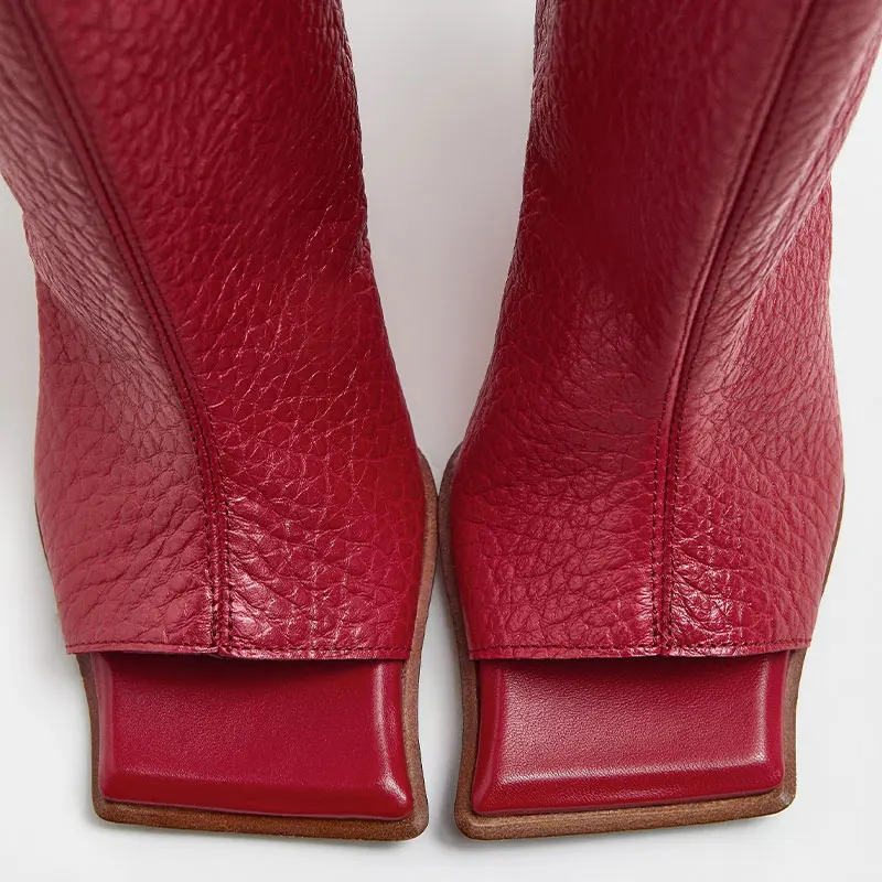 Damen Schwarze Peep-Toe Kniehohe Stiefel mit Strukturiertem Lederfinish, Modisches Offenes Zehen-Design für Moderne Streetwear und Lässige Eleganz