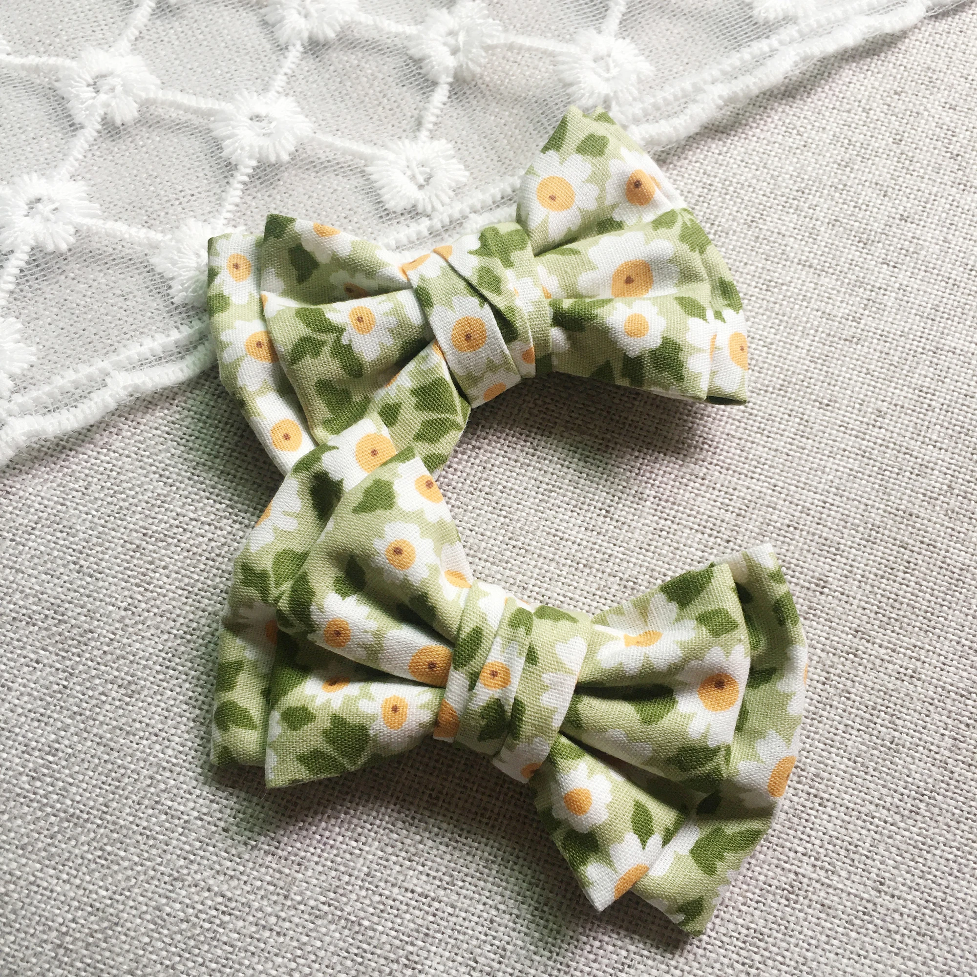 Retail 2Pcs/Lot Sweet Baby Girls Hair bow Clips Cute Floral Design Cotton Newborn Hairgrips Printed Flower Hair Accesories