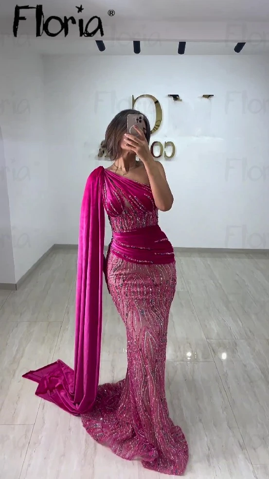 Elegante Lange Cape Mouw Fuchsia Feestjurken Fluwelen Arabische Prom Jurken Met Één Schouder Formele Gelegenheid Jurken Gewaad Soirée