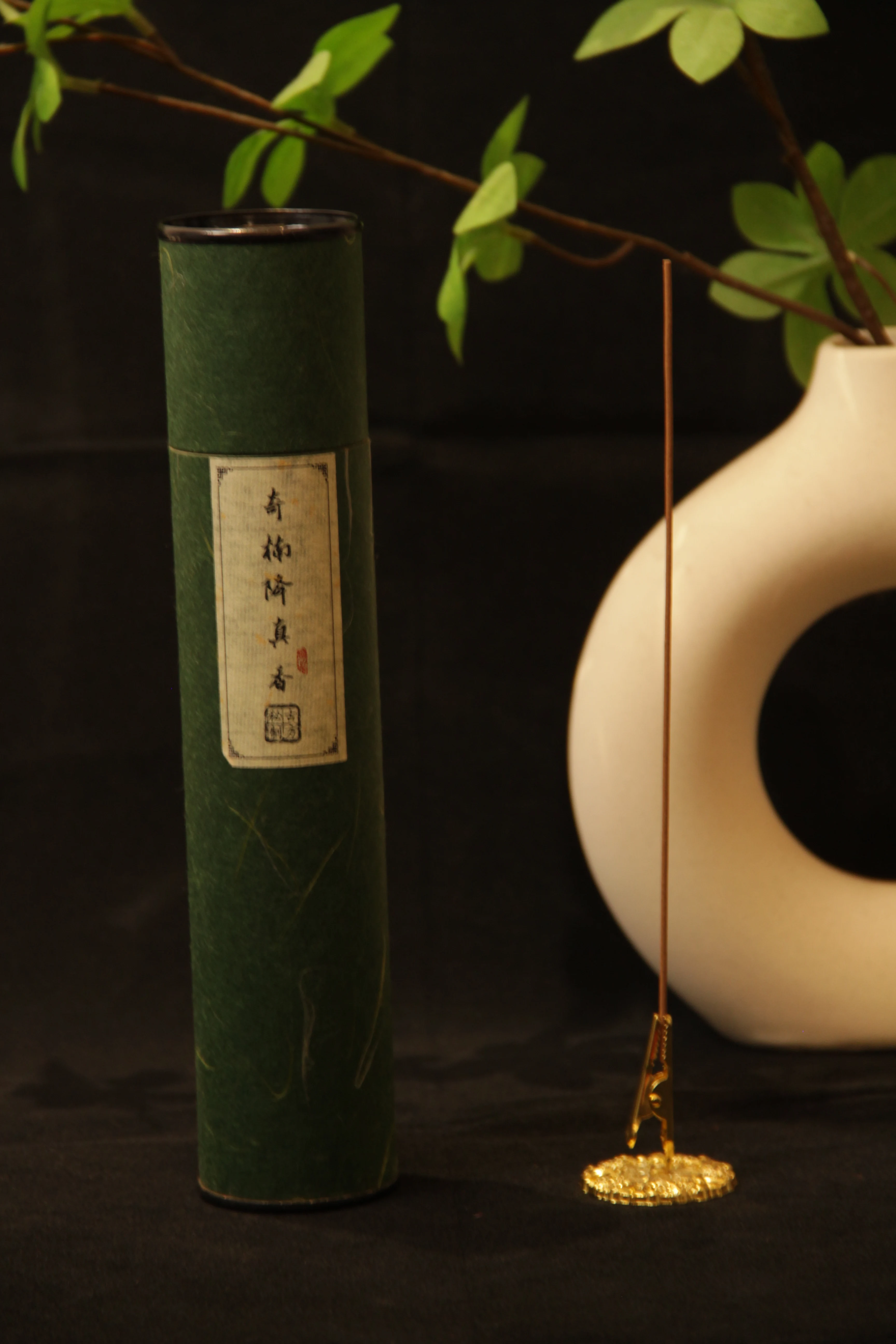 高級「奇南江鎮香」香棒。天然のウード（沈香）を使用した、アロ - Home Fragrance Oud のレビューと価格