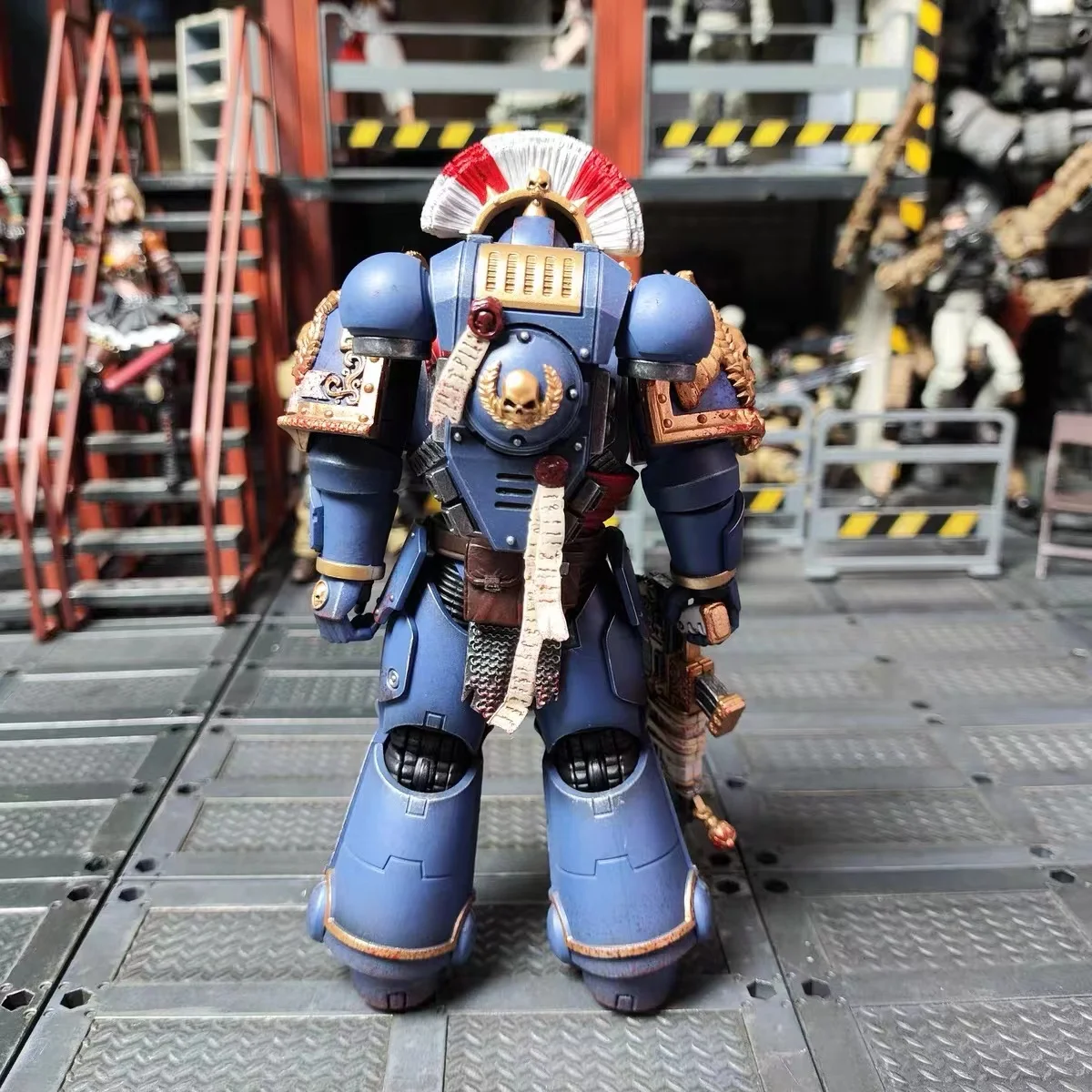 

【Оригинал】JOYTOY Warhammer 40K Ultramarines Relic Secundus Armor со стрелковым болтом, винтовкой, звездочным словом и игрушкой-пистолетом с болтом