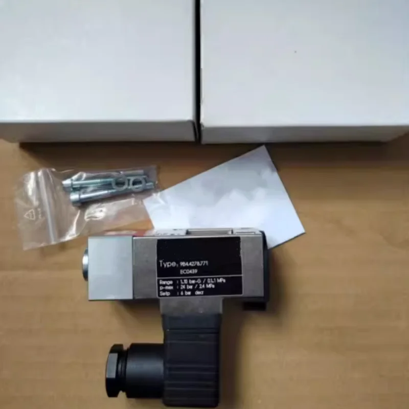 

Brand New Original Pressure Switch Controller 9B0 1~10 bar 9B4 0~6bar 9B4 1~10bar 9B4 4~40bar