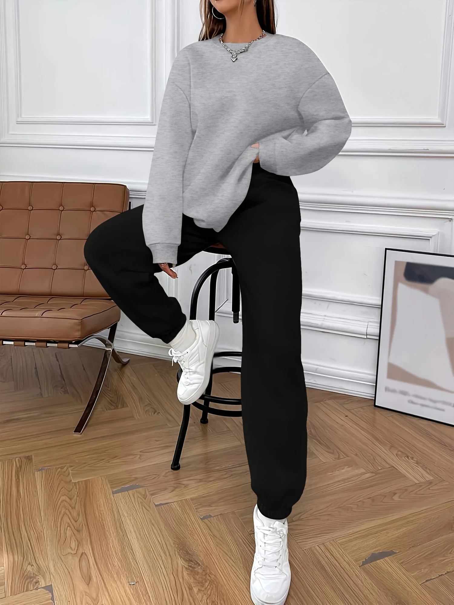 

Streetwear Women's Tracksuit, Oversized Sweatshirt And Baggy Joggers, Cool Casual Two Piece Outfit
