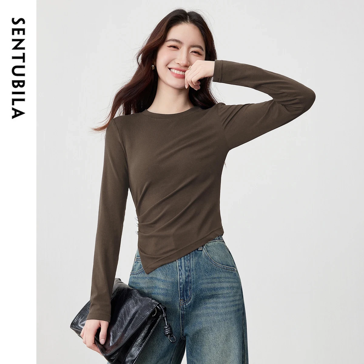 SENTUBILA Long-Sleeve T-shirt for Woman 2025 Autumn Design O-Neck Contrast Color Knit T-shirt Button Accent Tops 153TA2685
