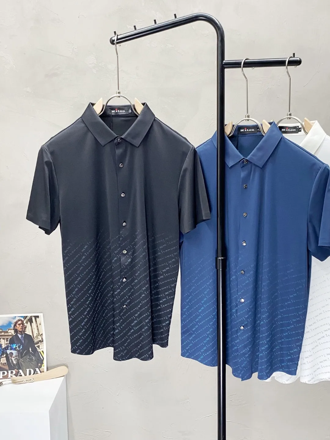 

Kiton Italian 25ss Casual Short Sleeve Lapel Shirt