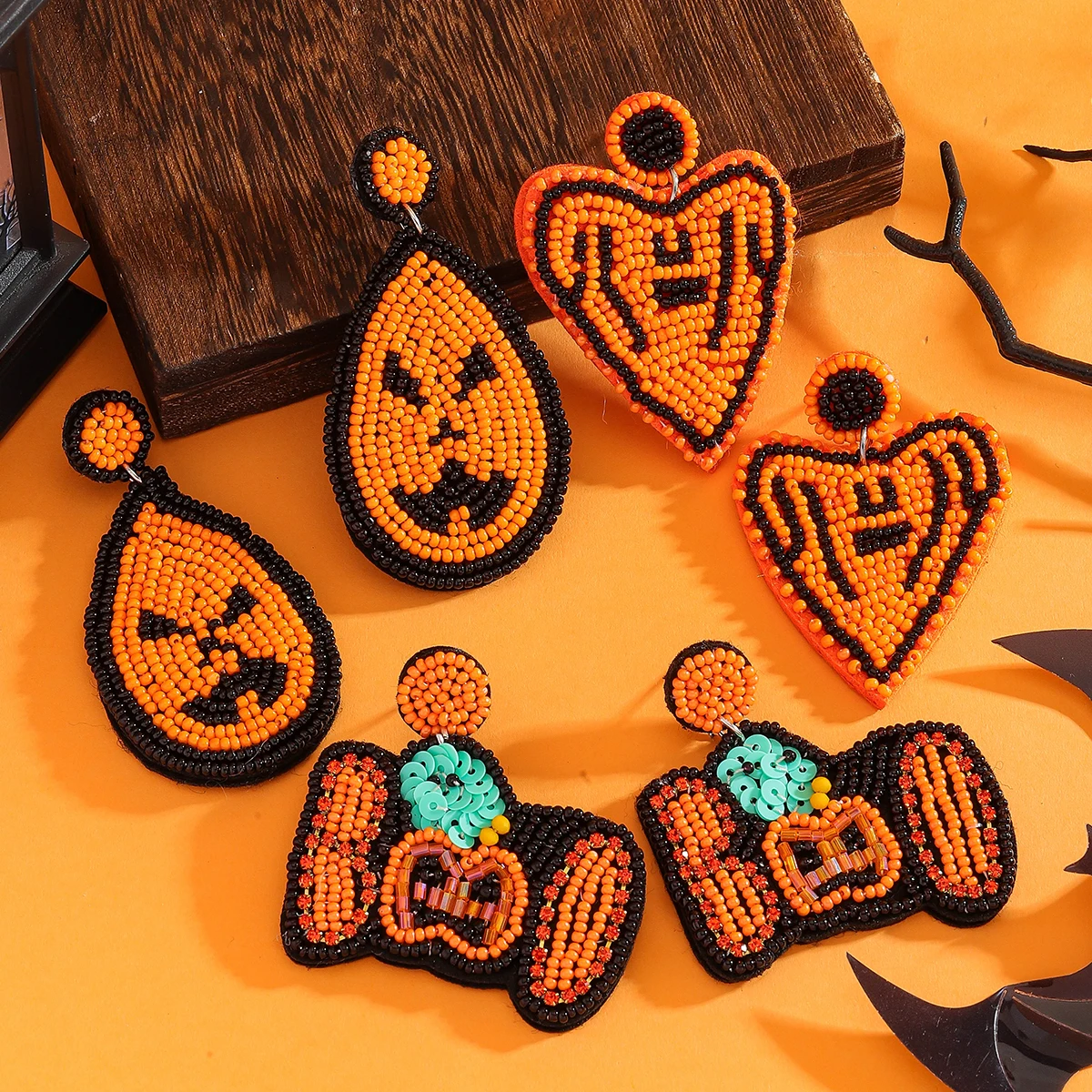

Halloween Earrings For Women, Handmade Beaded Pumpkin Ghost Dangle Earrings,Halloween Decorations Costumes Party Holiday Gifts