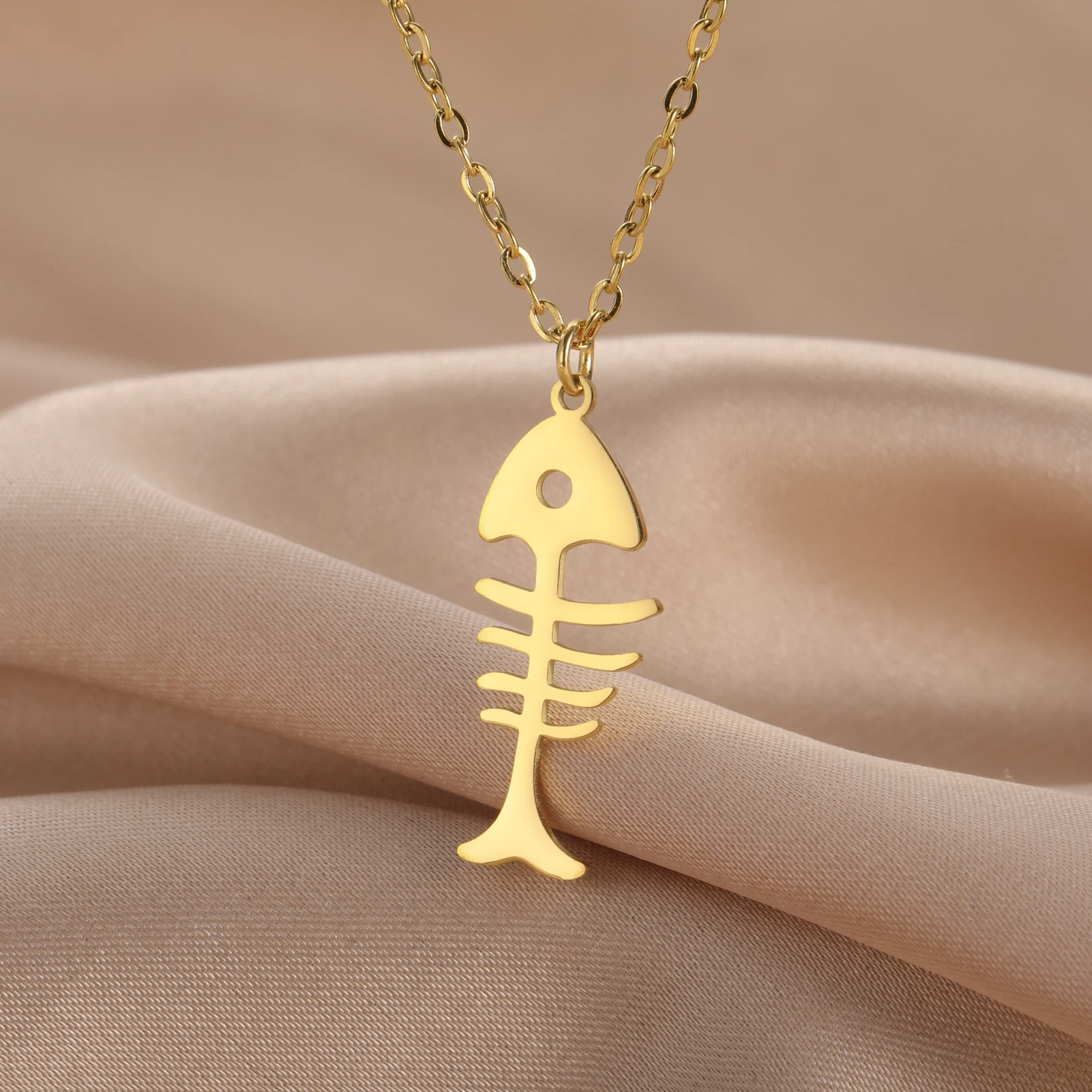 Fish Bone Animal Hollow Pendant Simple Men's and Women's Stainless Steel Necklace Party Jewelry Gift Wholesale 2024 New