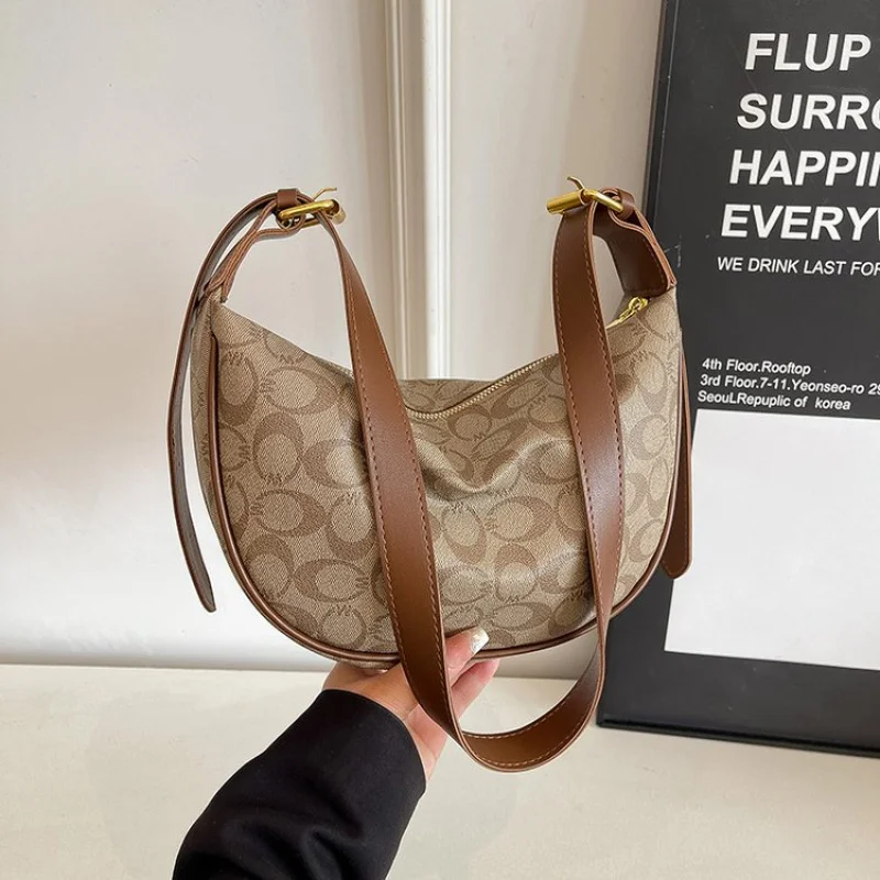 

Luxury Women's Crossbody-Bag Crafted From Premium Leather Boasting High-End Quality And Famous Timeless Commuter Look​