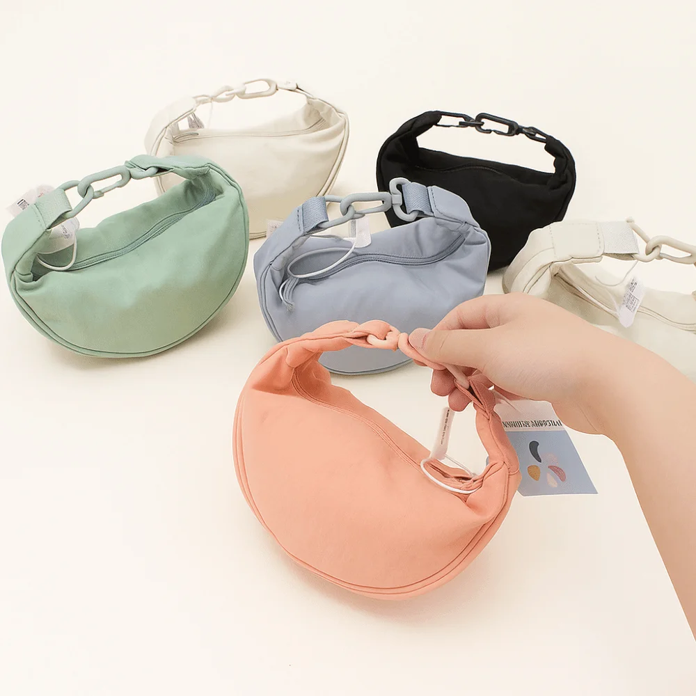 

Casual Korean Style Nylon Crossbody Bag Lightweight Solid Color Mini Dumpling Bag Handbag Oxford Cloth Shoulder Bag Travel