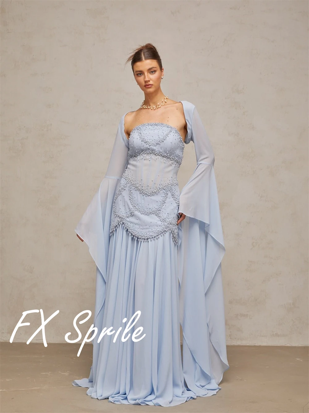 Maßgeschneidertes einfaches Chiffon-Abendkleid, modisch, trägerlos, mit langen Ärmeln, Heimkehrkleider, weicher Sweep-Zug, Vestido De Festa