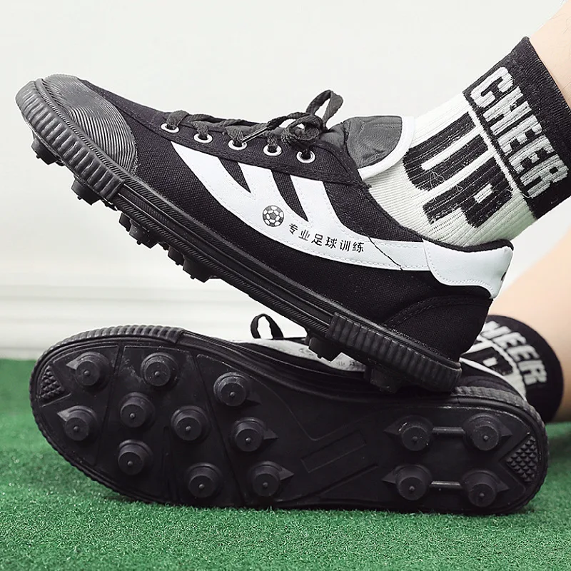 2026 New Football Shoes Men Anti-Slip Training Shoes Breathable Canvas Men Sneakers Wear-resistant Men Running Shoes Flats 38-45