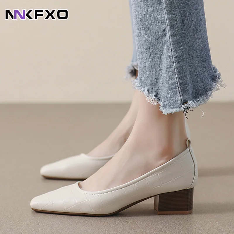 

Autumn New Thick Heel Shallow Mouth Single Shoe Pointed Tip Casual Versatile Bean Shoes