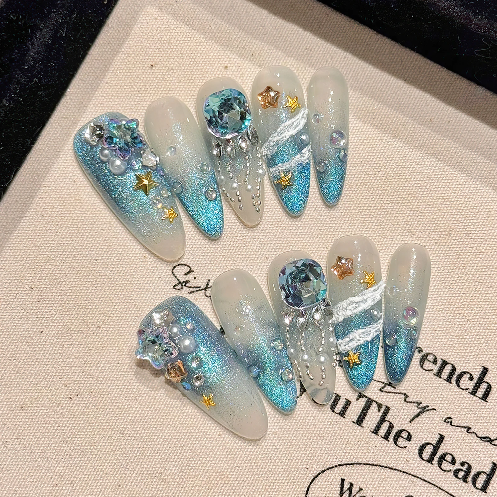 10pcs Handmade Long Almond False Nails Aurora Blue Green French Cat\'s Eye Press On Nails Gold Star Pearl Diamond Decor Fake Nail