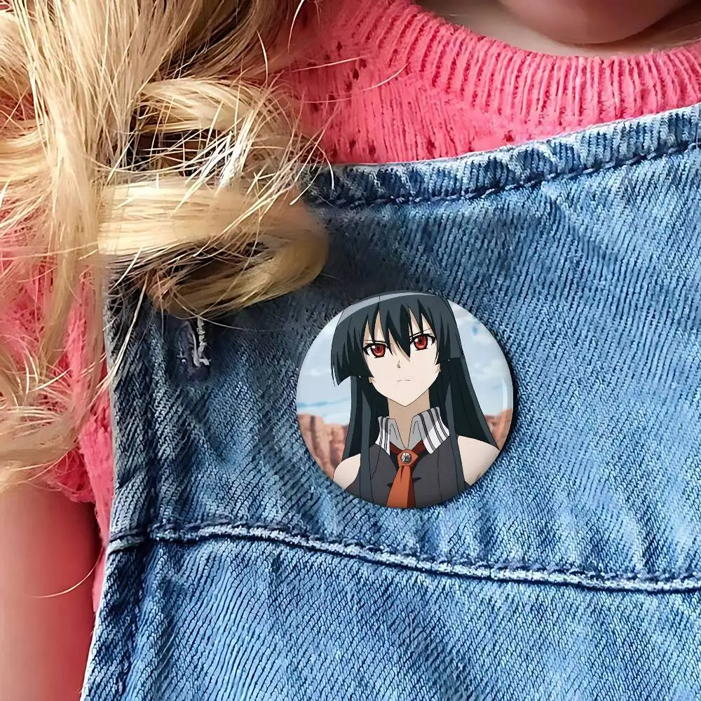 اليابانية الكلاسيكية أنيمي Akame Ga قتل شارات صفيح لينة زر دبوس بروش شارة معدنية مخصصة مجوهرات اكسسوارات قبعة حقيبة التلبيب