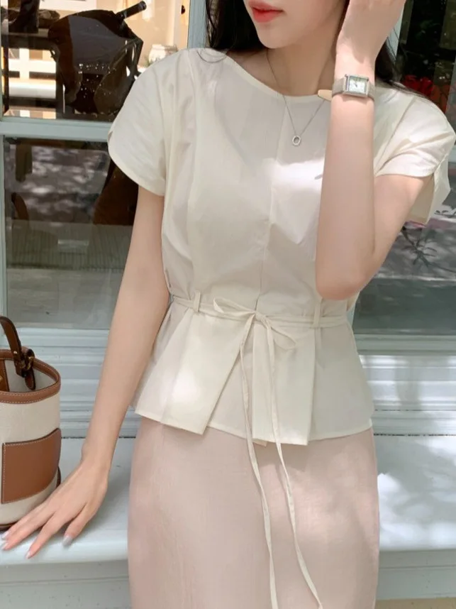 Csa Fena Chique de Manga Curta com Cinto na Cintura, Estilo Coreano, para o Dia a Dia, Manga Regular, Gola Redonda, Co...