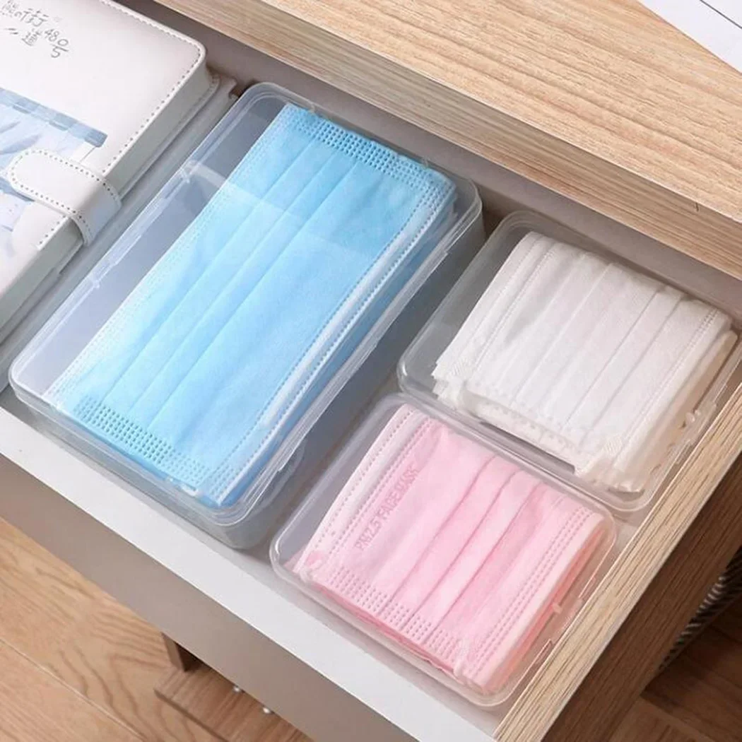 透明なプラスチック製のコンテナケースで、文房具や化粧品を簡単かつ効率的に整理できます