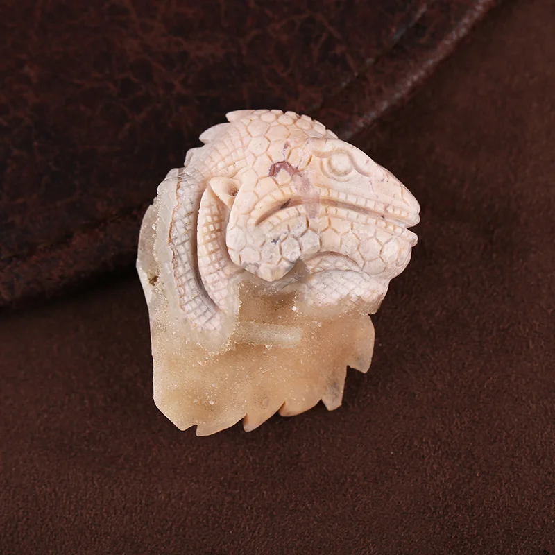 

Natural Stone Cherry Blossom Agate Handcarved Lizard Necklace Pendant Bead Customized Jewelry 50x34x19mm 54.5g