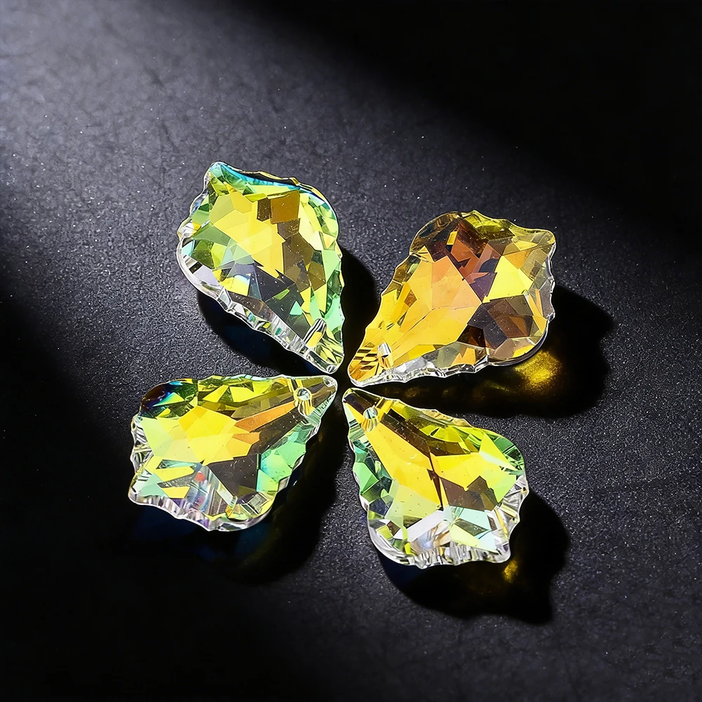 

Maple Leaf-shaped Crystal Chandelier Decoration Glass Art Piece Crystal Prism Embedded Sunlight Catcher DIY Home Decoration