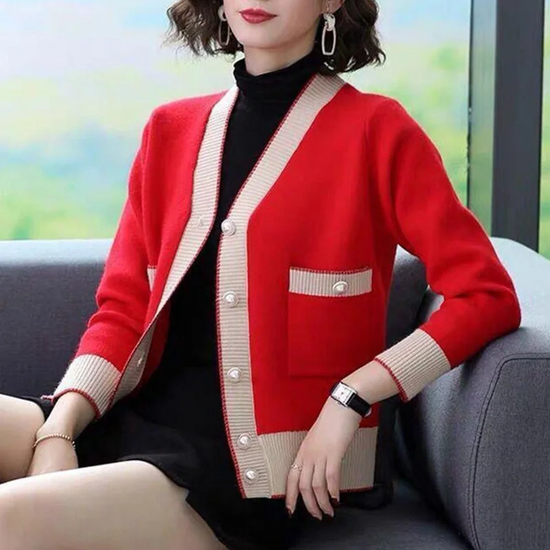 Spring Autumn Fashion Knitting Cardigan Coat Female All-match Buttons V-neck Long Sleeve Sweater 2024 New Patchwork Pocket Tops