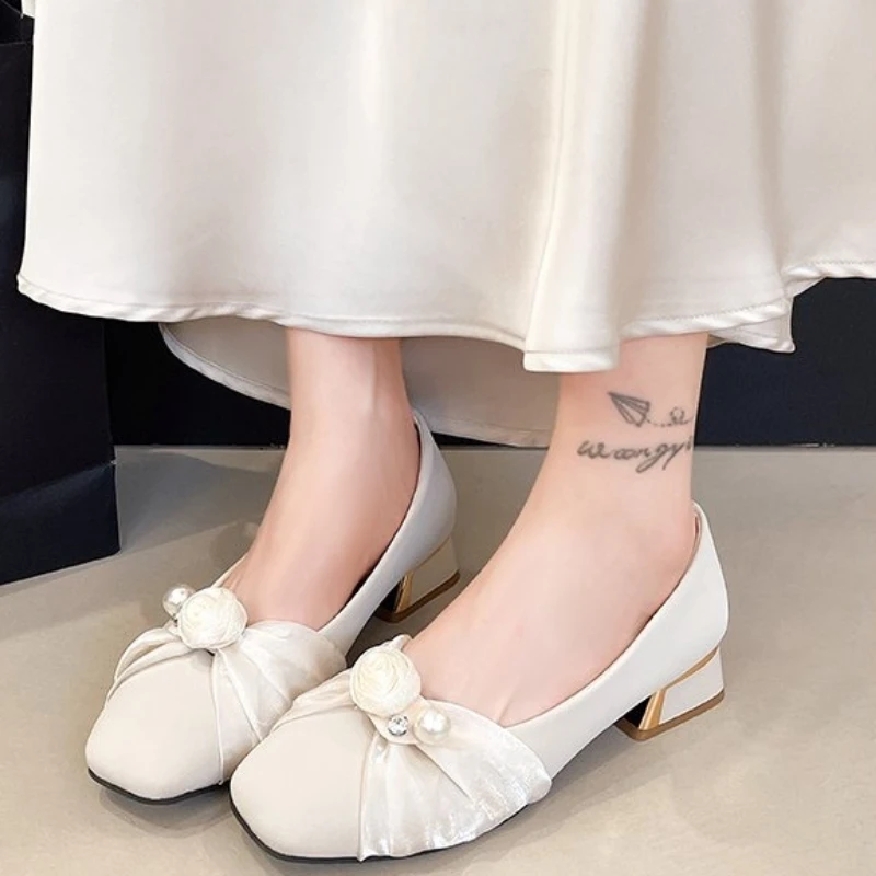 

New Spring French Elegance Pearl Flower Chunky Heel Single Shoes Women Autumn Low Cut Gentle Match Skirts Evening Shoes