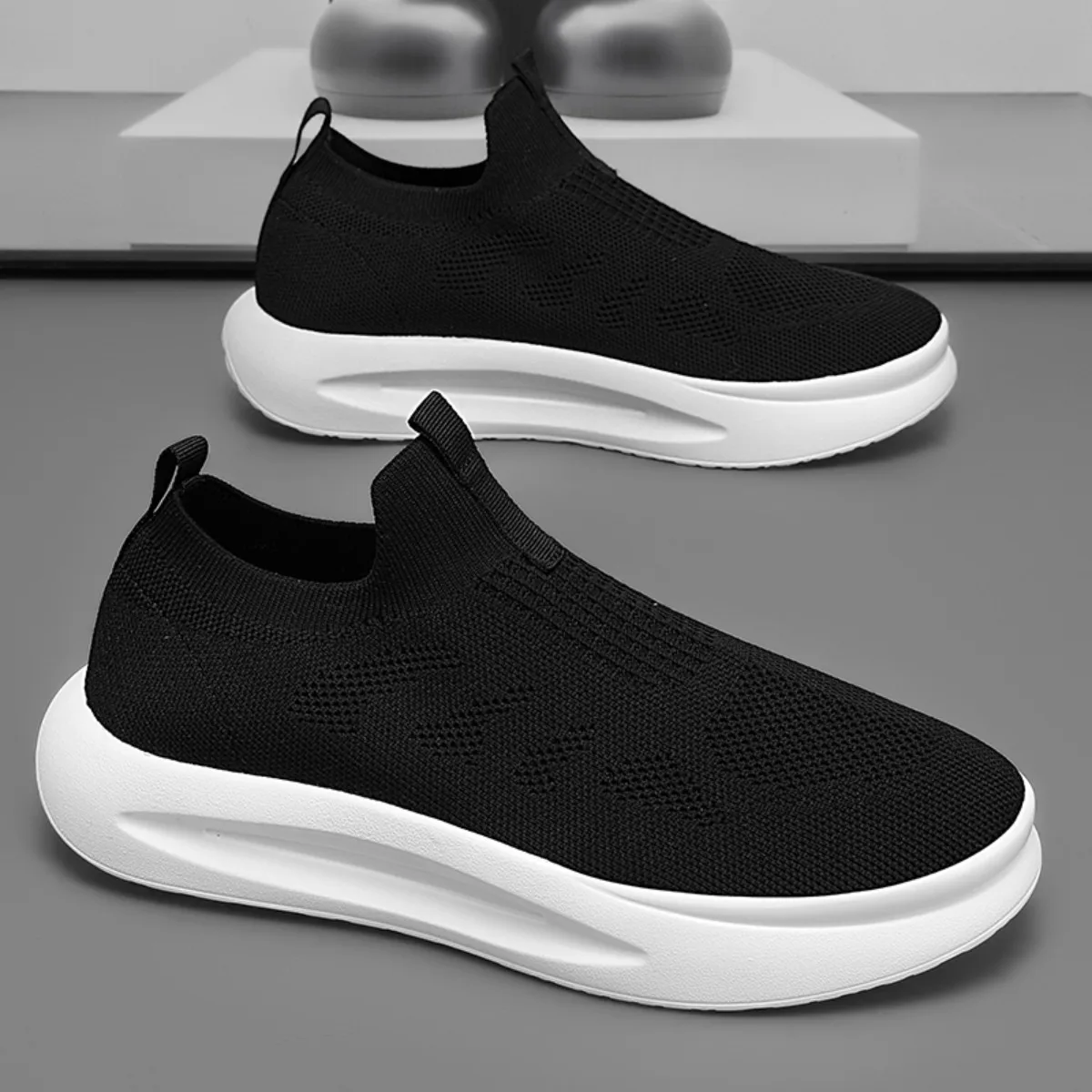 

Men's Breathable Slip-On Sneakers Non-Slip Outdoor Sports Shoes for Running Jogging Training & Hiking (Couple Style) All Seasons