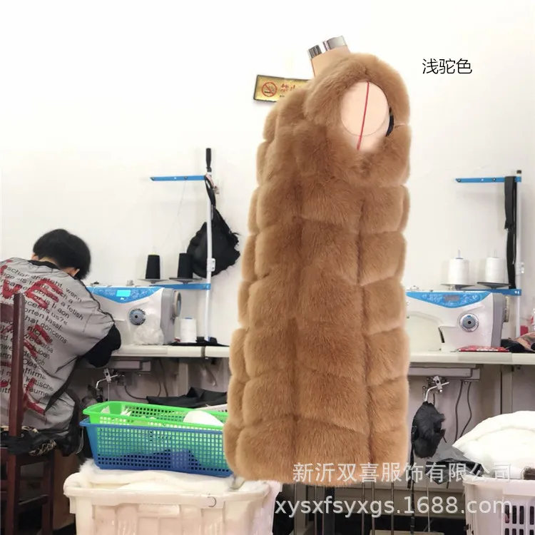 معاطف نسائية من فرو الثعلب الصناعي سترات طويلة فضفاضة ورقبة مستديرة بدون أكمام مغطاة بأزرار سميكة ودافئة من الفرو غير رسمية لخريف وشتاء 2025 #5