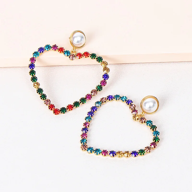 Personality super flash diamond claw chain love earrings temperament trend light luxury niche earrings women's heart-shaped colo