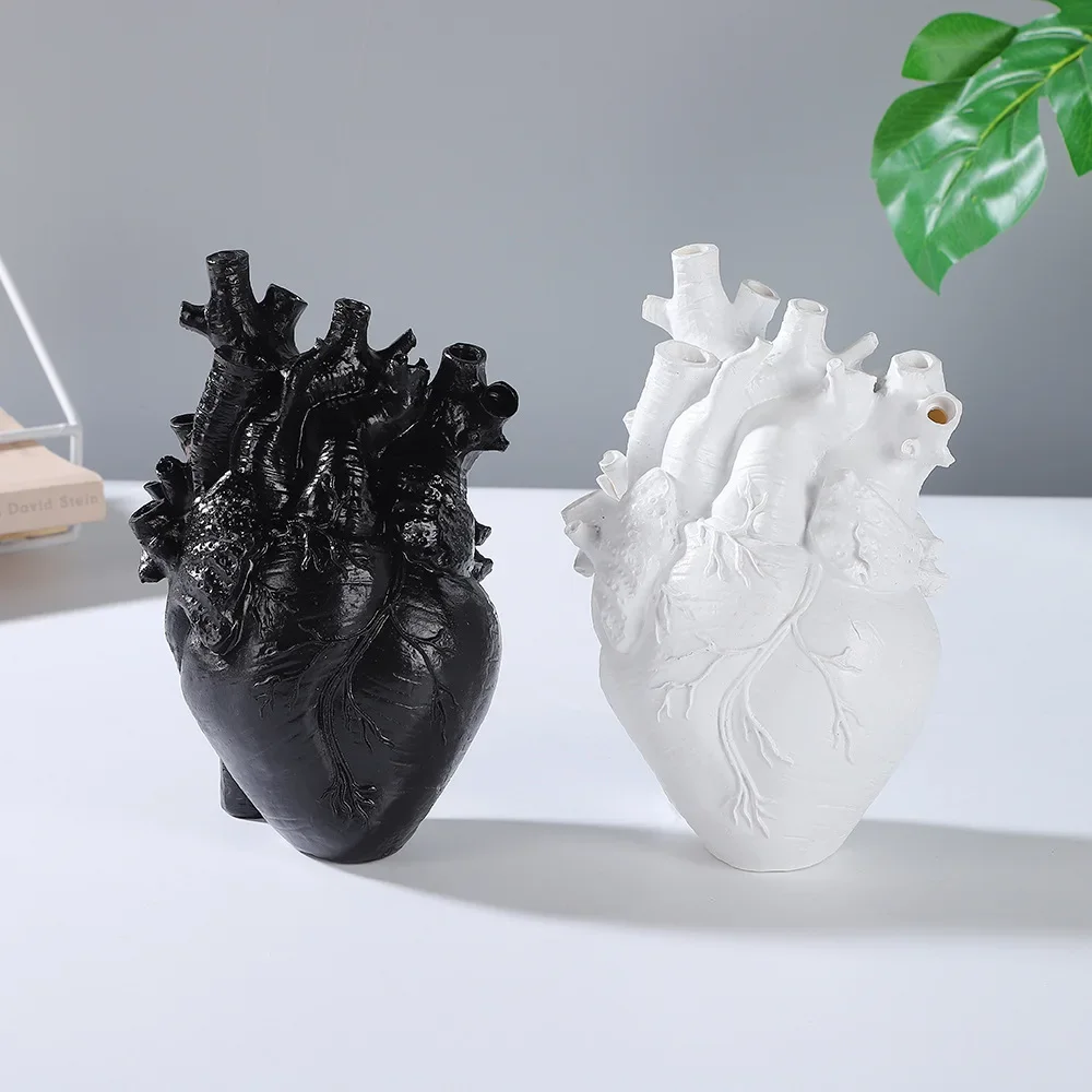 Creative Resin Crafts Heart Shape Ornaments Black and White Two-color Vase Home Desktop Flower Arrangement Decoration Vase