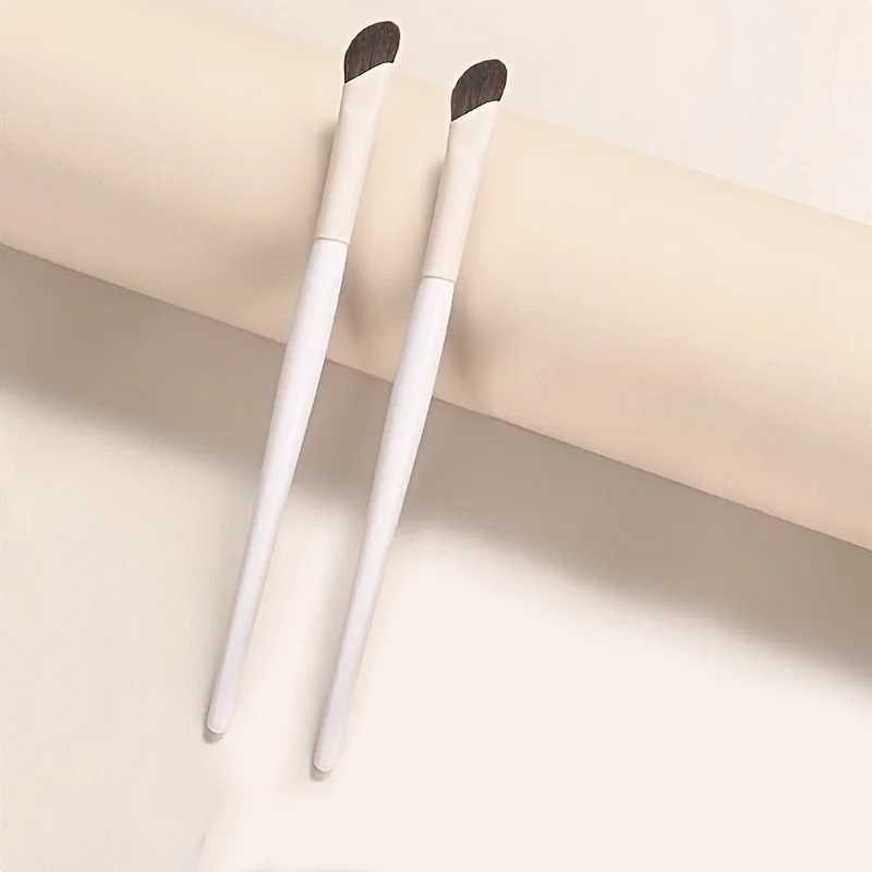 Makeup Brush Animal Hair Eye Detail Blending Brush 1Pc Makeup Artist's Special Horsehair Slanted Scythe Brush Nose Shadow Brush