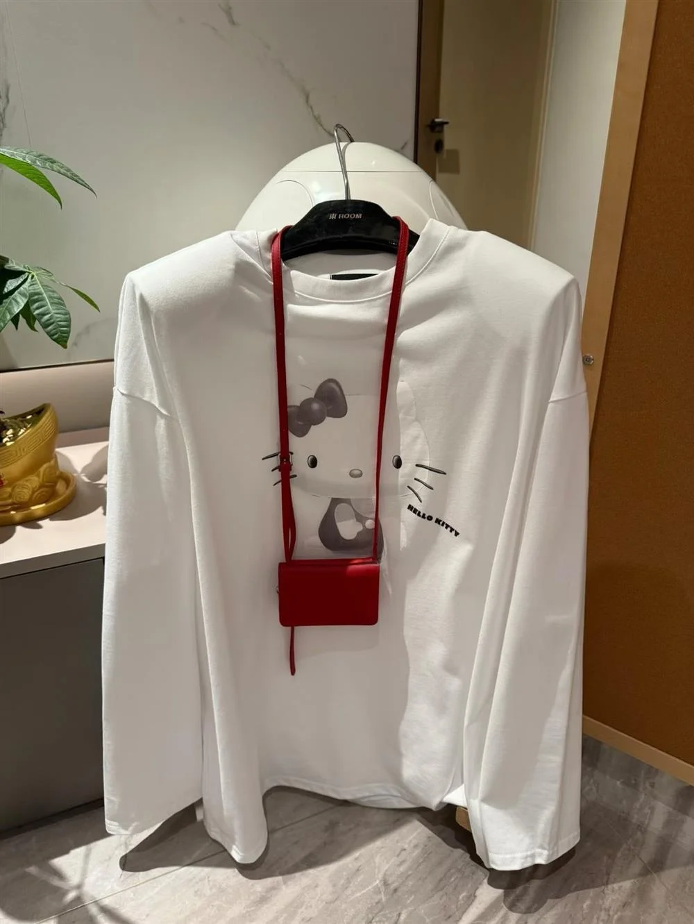 قميص نسائي طويل فضفاض بأكمام طويلة، تصميم جديد للخريف من دونغدا جيت، قميص كاجوال بكتف مبطن وياقة مستديرة وطول متوسط