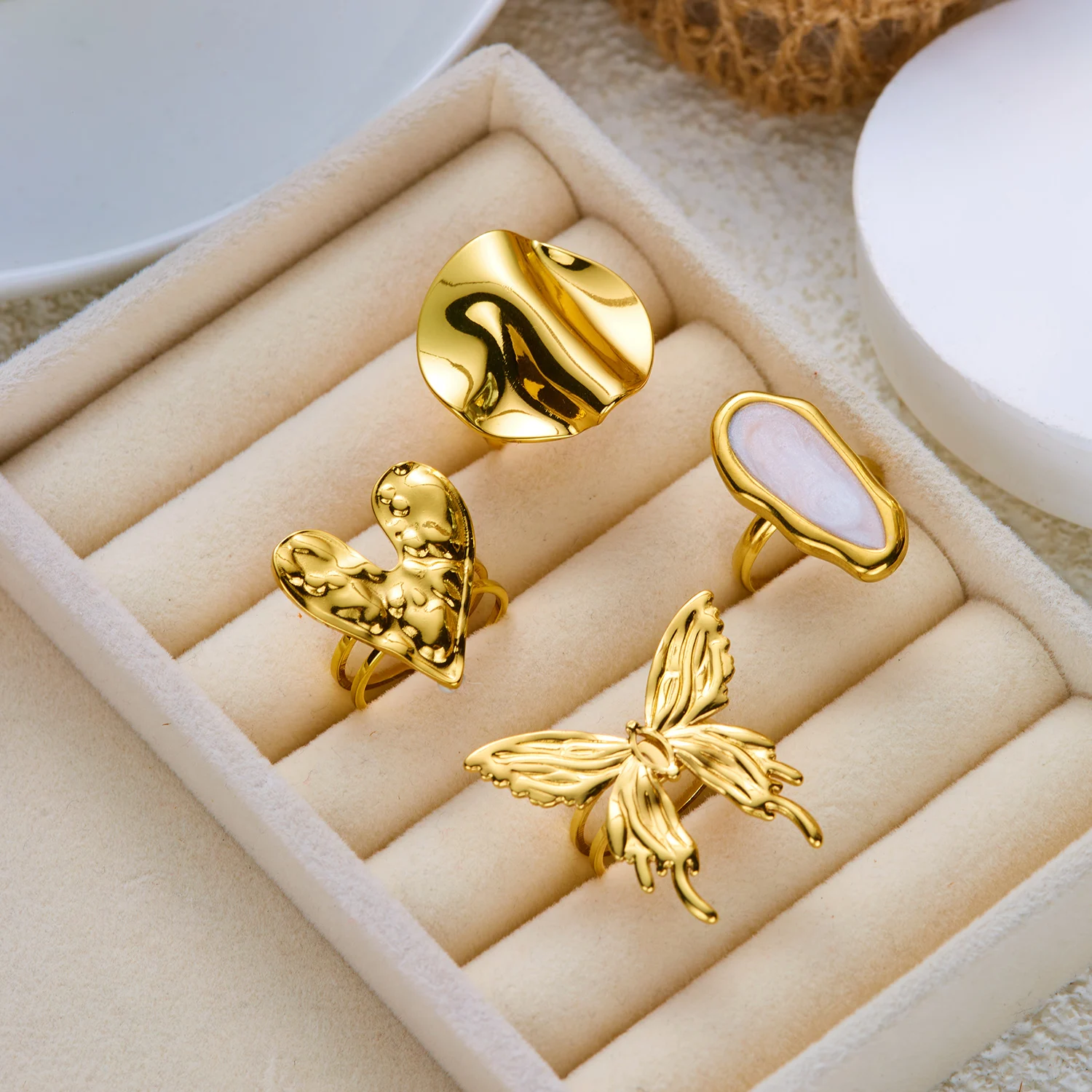 Zarte, vergoldete Edelstahl-Offenringe für Damen, Y2K, auffällige Schmetterlings- und Herzringe, unregelmäßige Ringe, Statement-Schmuck, wasserdicht – Detail 5