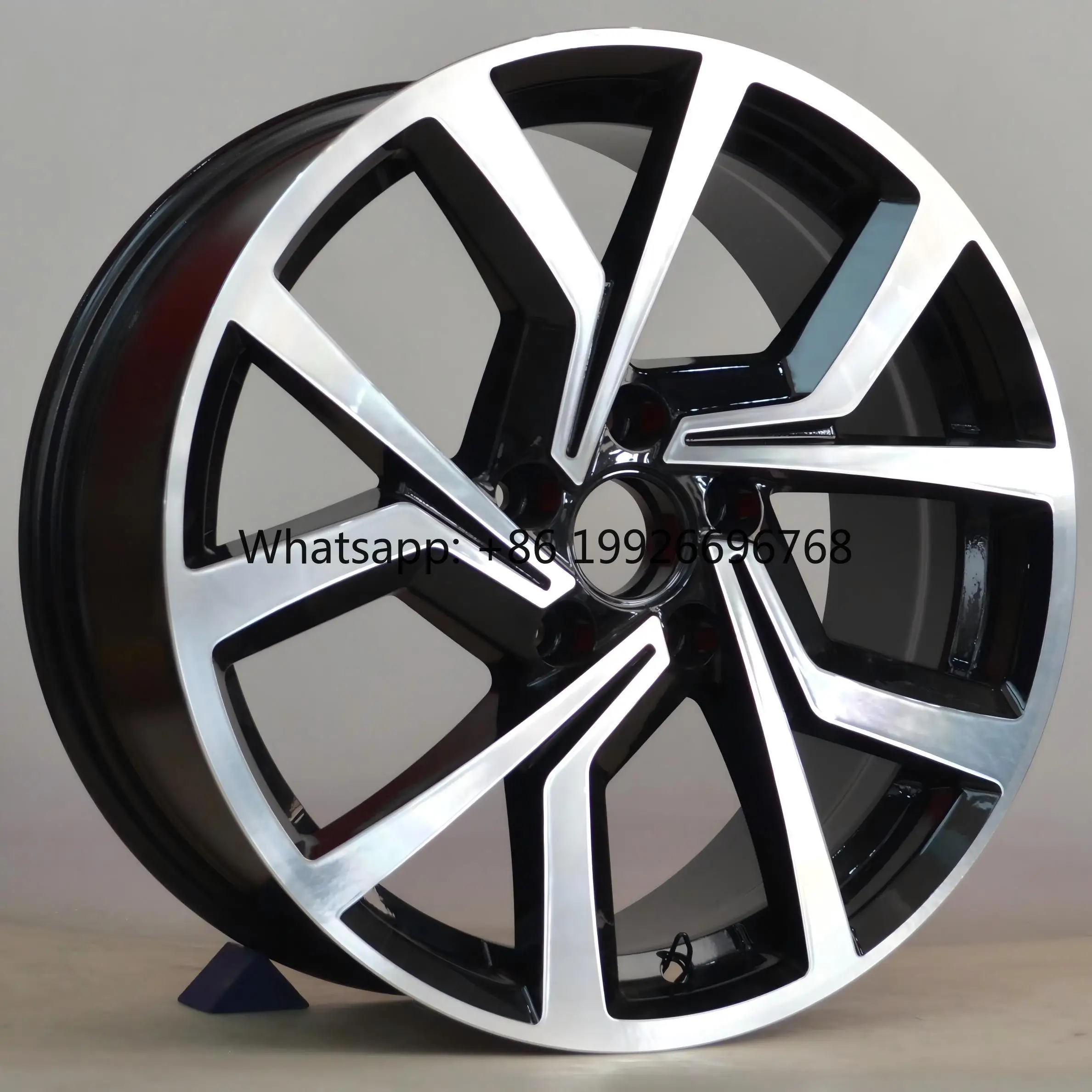 

BLD Factory Price 18*8.0 in Stock Low Pressure Cast Alloy Passenger Car Wheels
