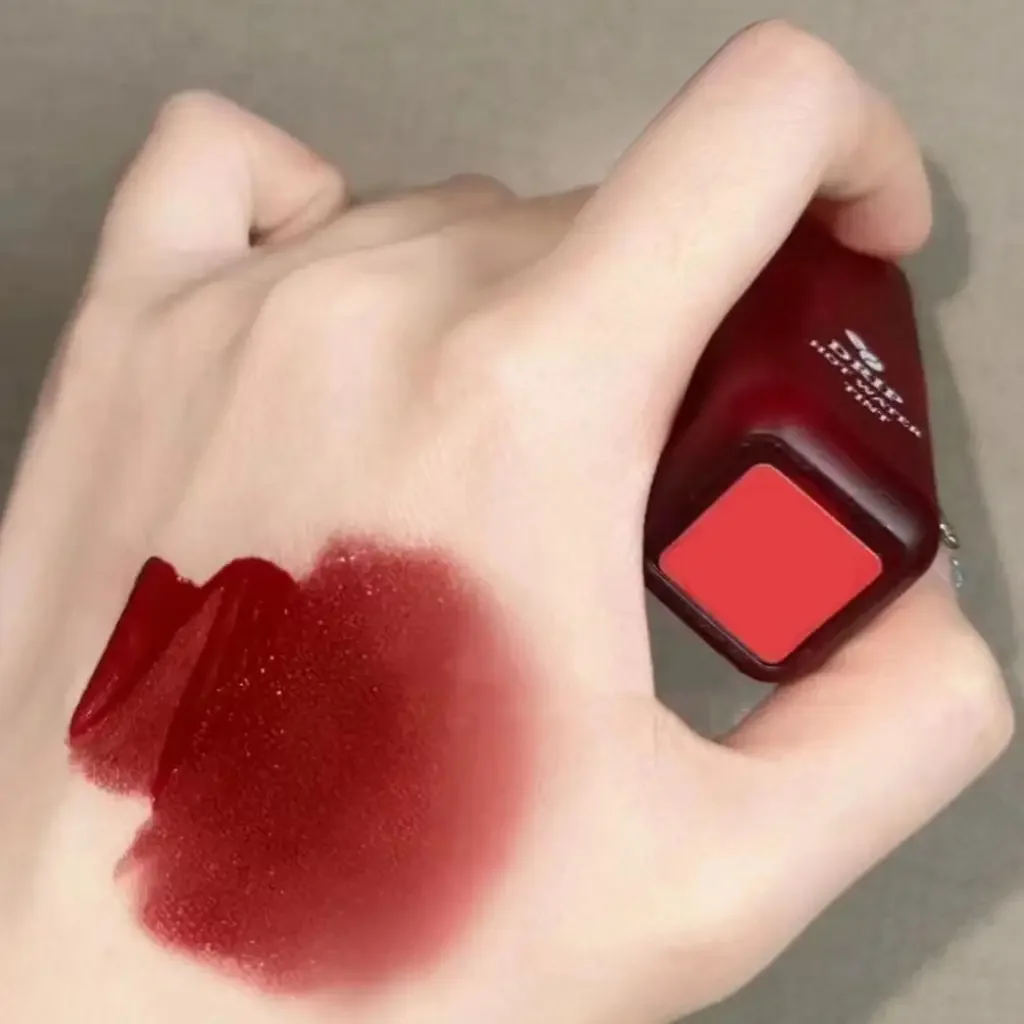 Rouge à lèvres rouge foncé imperméable mat nu brillant à lèvres mat baume à lèvres longue durée brillant à lèvres femmes débutant facile à appliquer maquillage